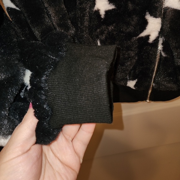 POL black white star Medoum fuzzy zipfront hoodie - Picture 4 of 6